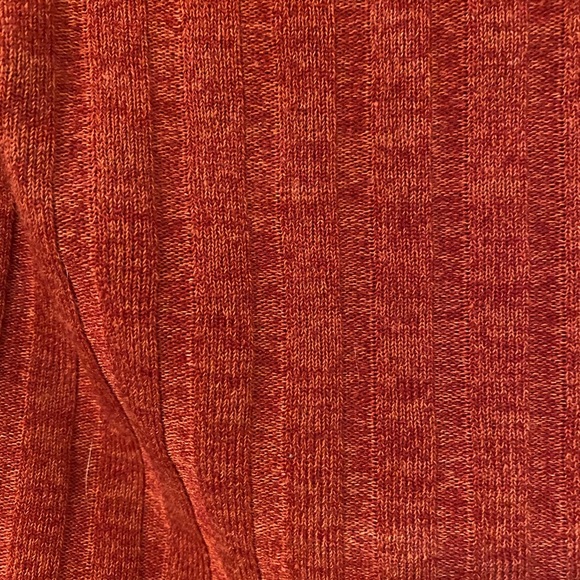 Red shirt - Picture 3 of 3